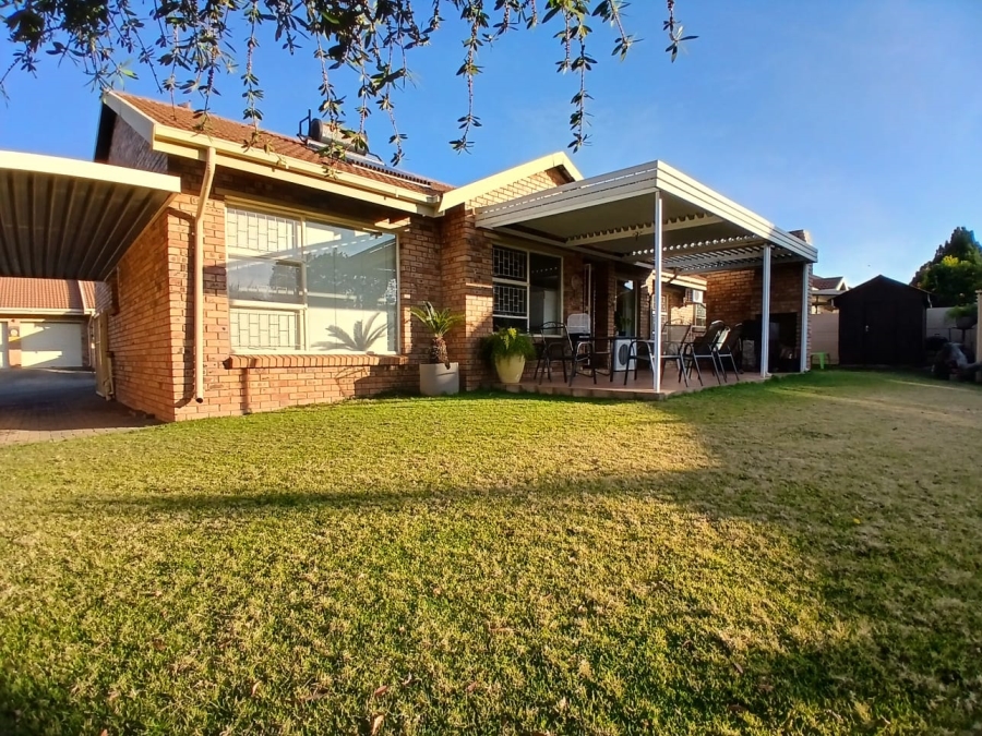3 Bedroom Property for Sale in Uitsig Free State